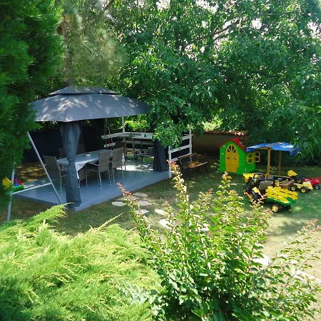 Apartment Apartmani Mirjana Valica *