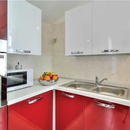 Appartement Mirjana Valica *